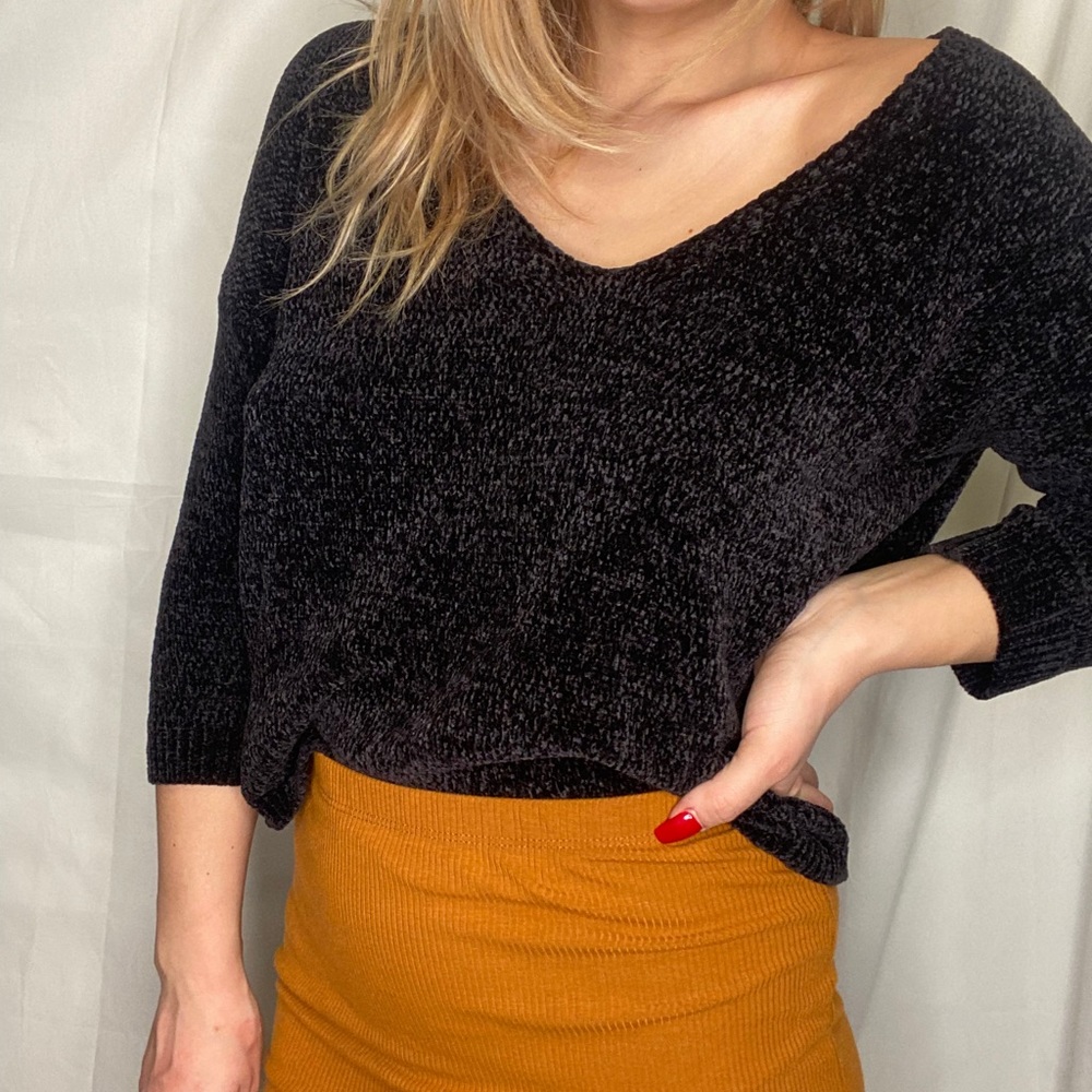 Express cropped black sweater